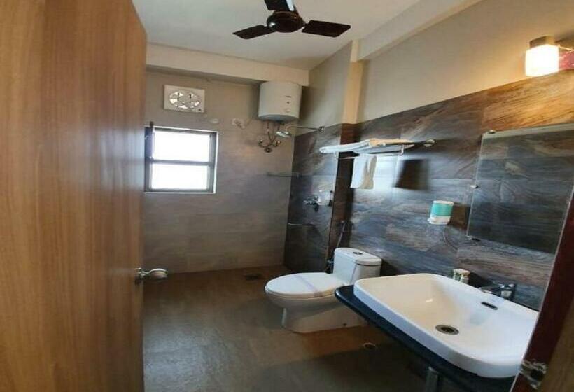 Hotel Gulmohar Grand