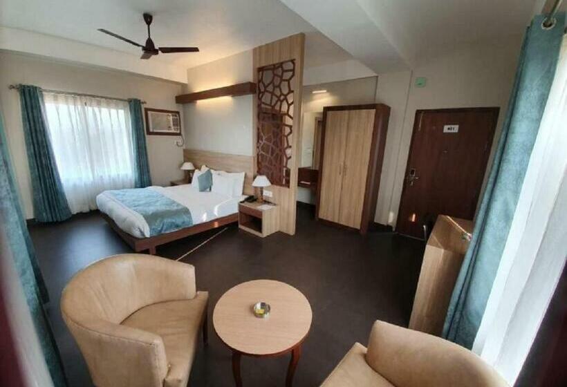 Hotel Gulmohar Grand