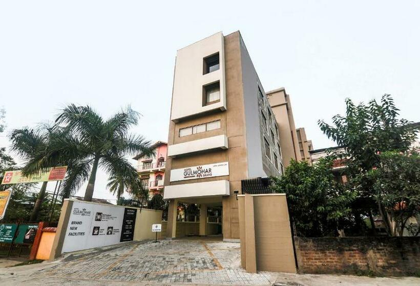 Hotel Gulmohar Grand