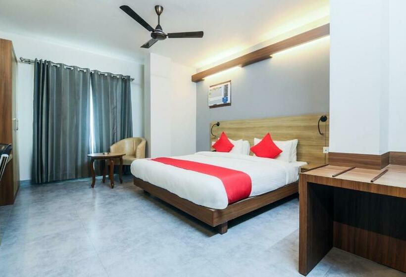 Hotel Gulmohar Grand