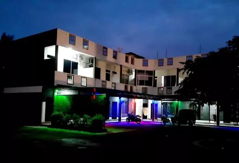 ホテル Kanora Lake Resort