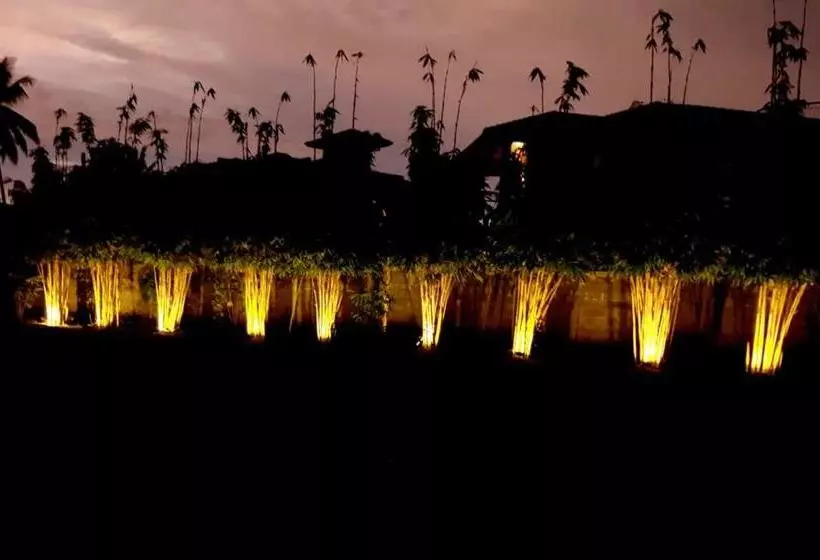 ホテル Kanora Lake Resort