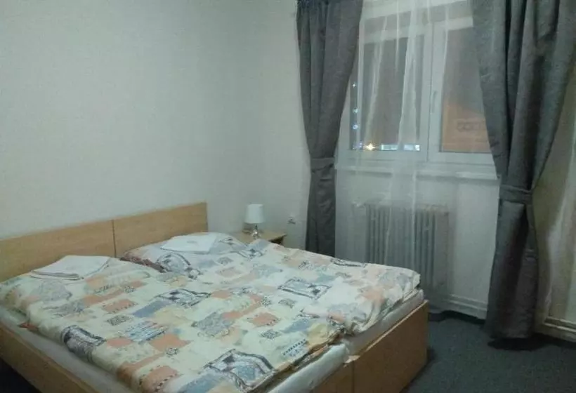 Hotelli Lidový Dům