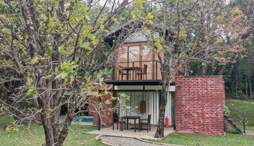 בית מלון כפרי Sennya Resorts