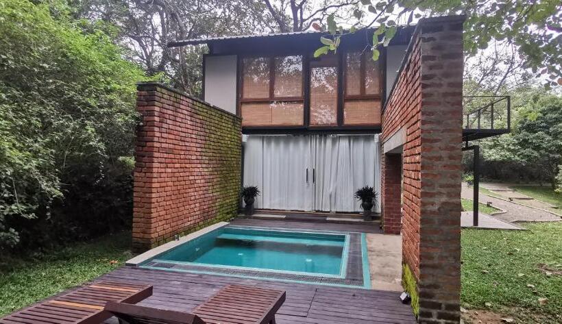 בית מלון כפרי Sennya Resorts