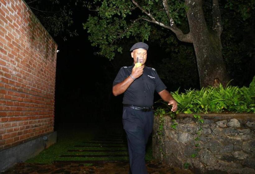 בית מלון כפרי Sennya Resorts