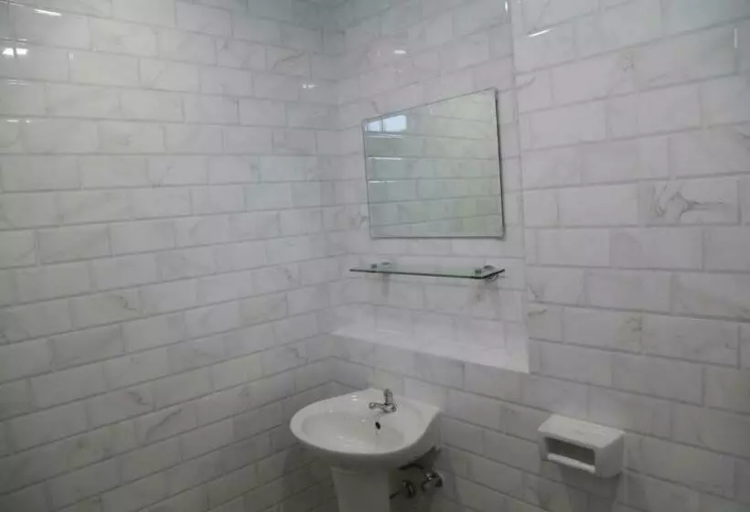 Majatalo Ben At Salaya