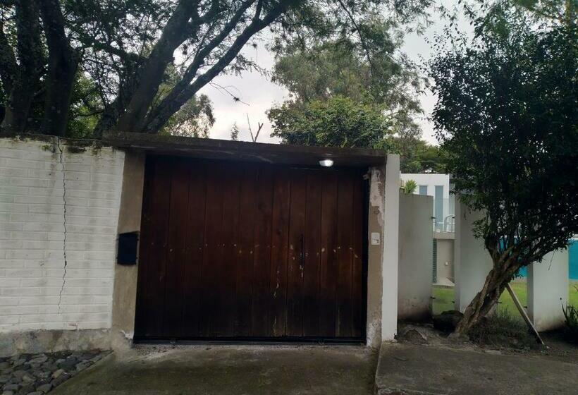 Пансион Casa Del Aguacate Cumbaya   Tumbaco