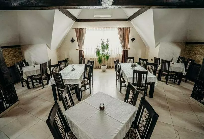 Majatalo Complex Hanul Cavalerului