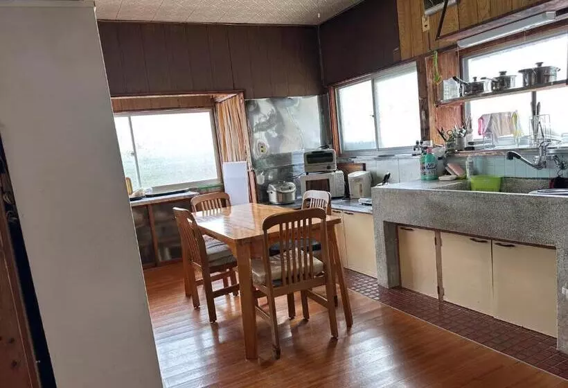 Majatalo Guest House Island