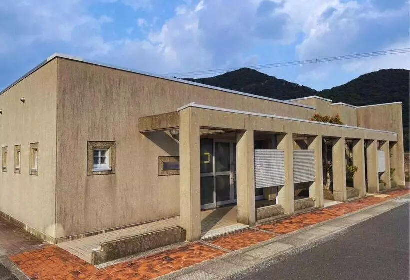 Majatalo Guest House Island