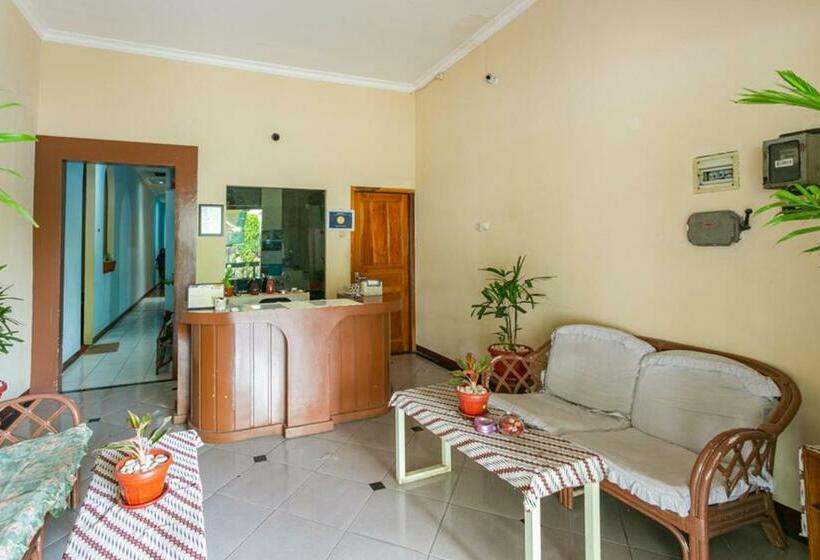 بنسيون Reddoorz Syariah @ Sakinah Guesthouse