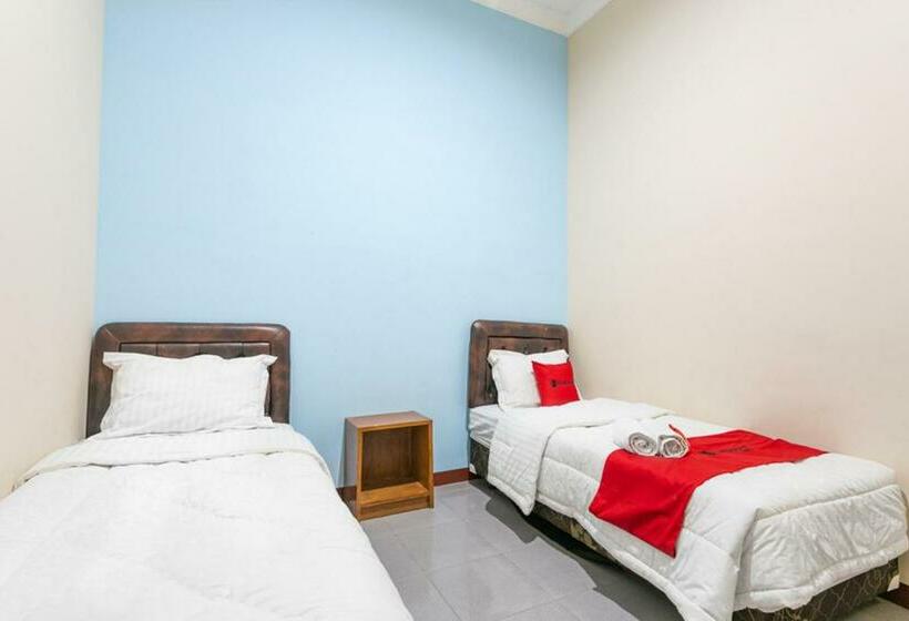 بنسيون Reddoorz Syariah @ Sakinah Guesthouse