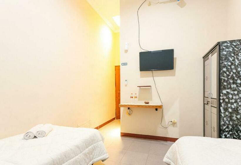 بنسيون Reddoorz Syariah @ Sakinah Guesthouse