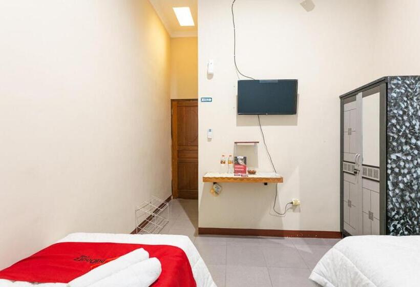 بنسيون Reddoorz Syariah @ Sakinah Guesthouse