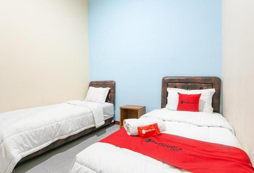 بنسيون Reddoorz Syariah @ Sakinah Guesthouse