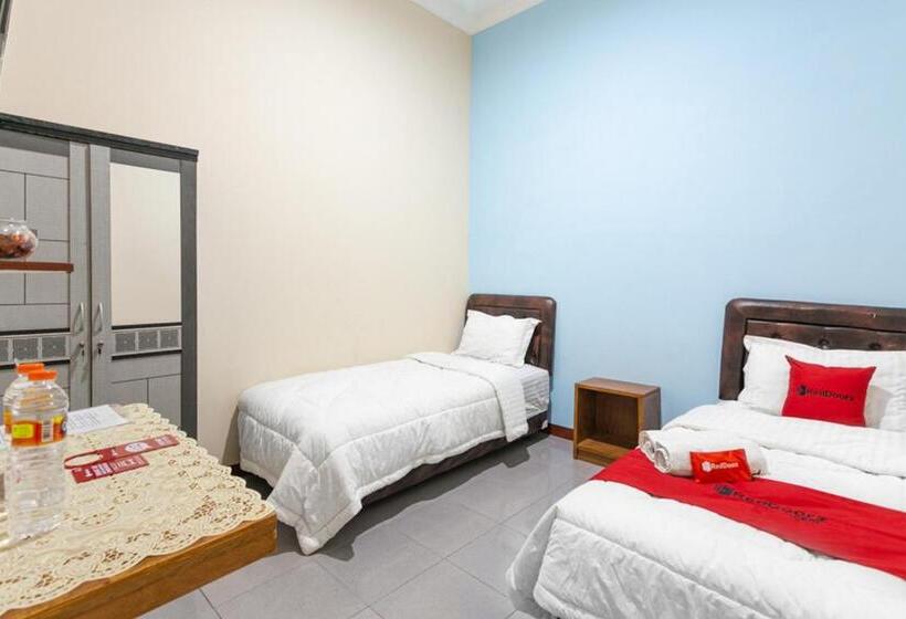 بنسيون Reddoorz Syariah @ Sakinah Guesthouse