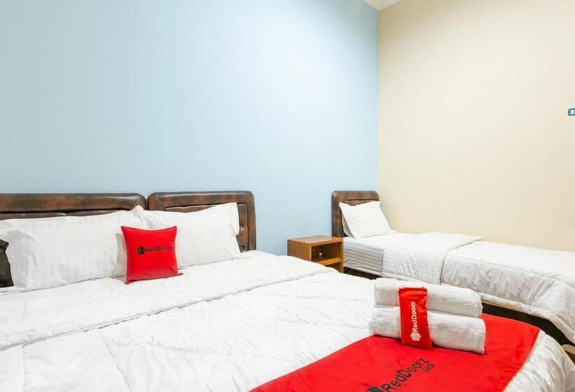 بنسيون Reddoorz Syariah @ Sakinah Guesthouse