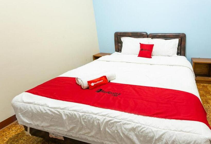 بنسيون Reddoorz Syariah @ Sakinah Guesthouse