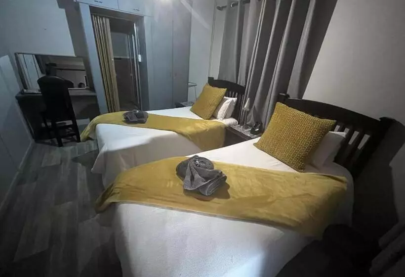 Majatalo Sanyati Guesthouse