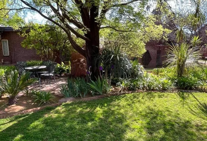 Majatalo Sanyati Guesthouse