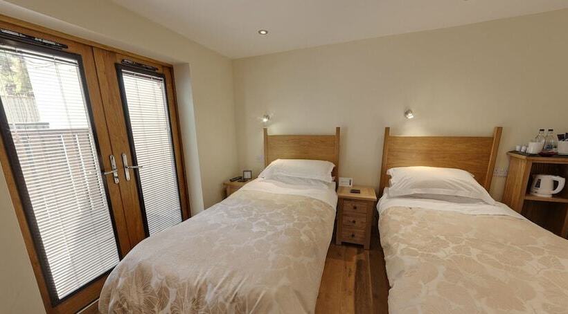 旅馆 The Saracens Head Inn