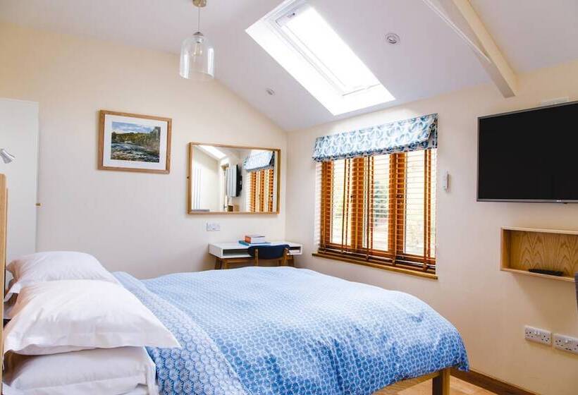 旅馆 The Saracens Head Inn