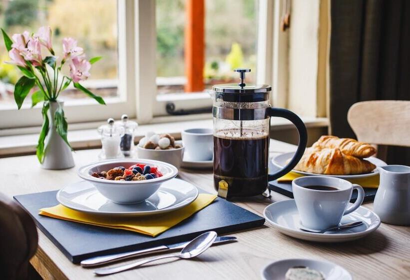 旅馆 The Saracens Head Inn