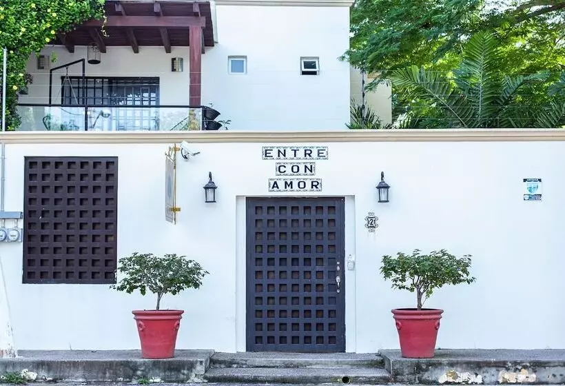Retkeilymaja Villas Parota Inn