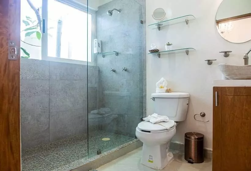 Retkeilymaja Villas Parota Inn