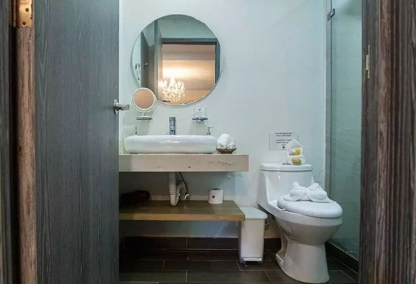 Retkeilymaja Villas Parota Inn