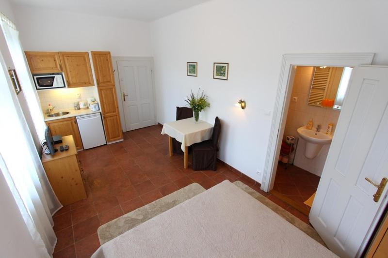 Пансион Penzion Jelen Vranov Nad Dyjí