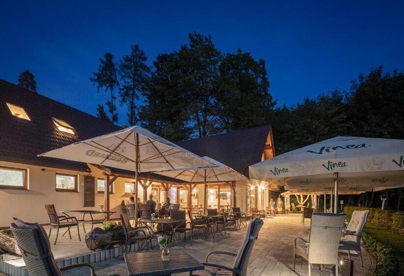 ペンション Penzion Na Kraji Lesa