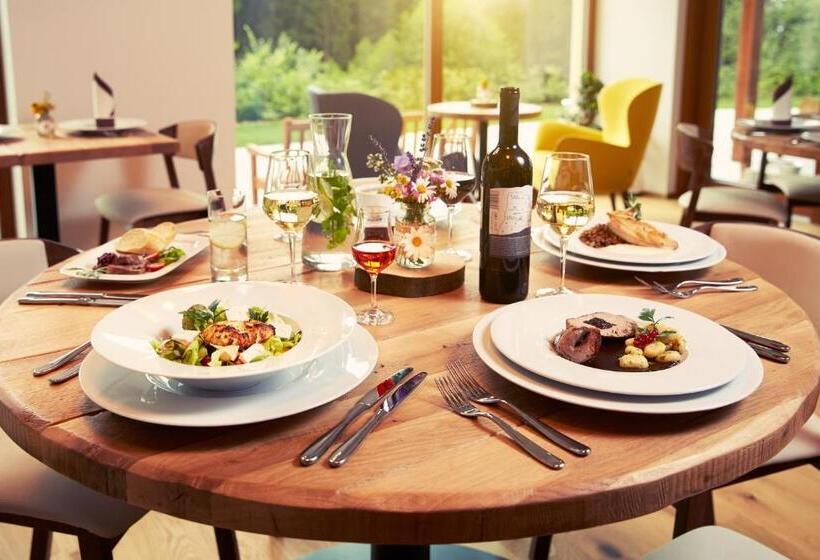 ペンション Penzion Na Kraji Lesa