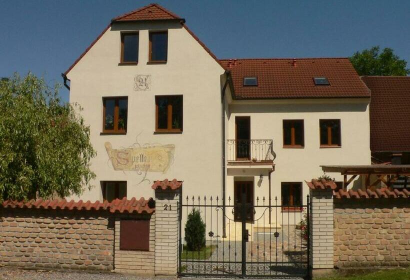 膳宿费 Penzion Speller