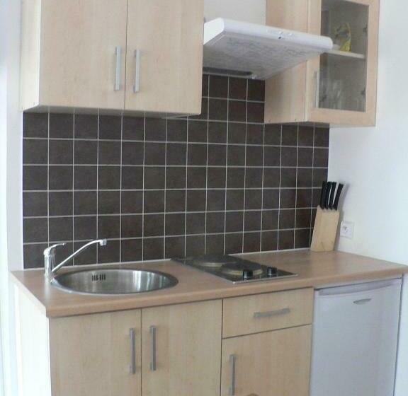 膳宿费 Penzion Speller