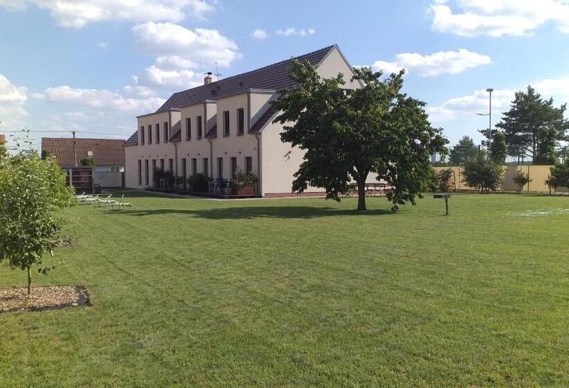 ペンション Vinařský Dům V Zahradě