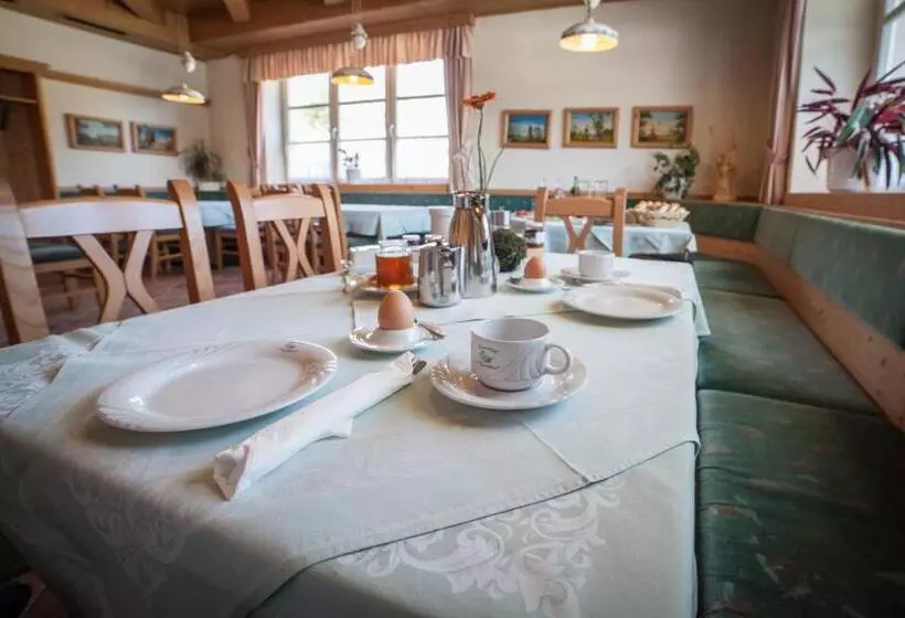 ユースホステル Gasthof Mauthner Zum Kirchenwirt