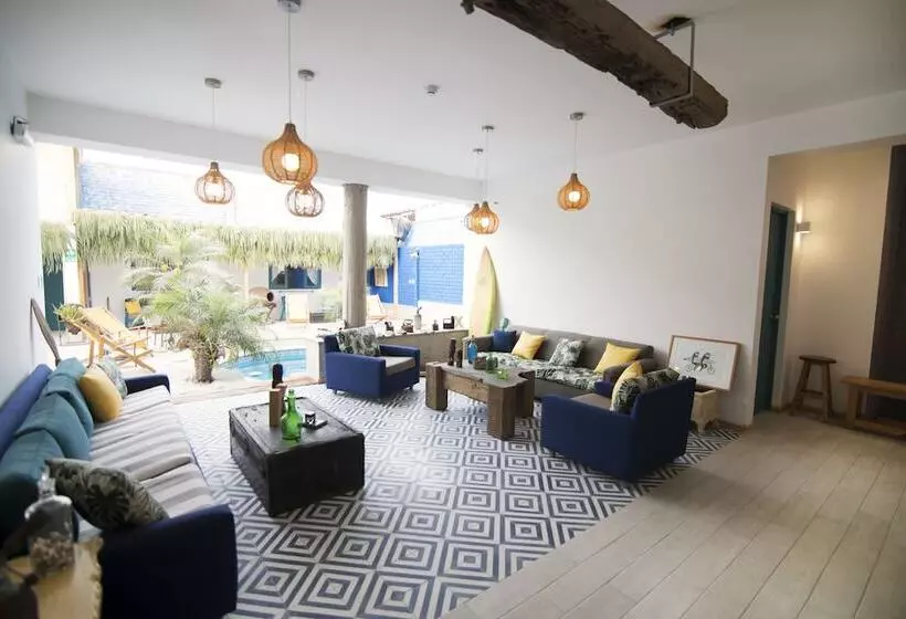 ユースホステル Kauhuhu Casa