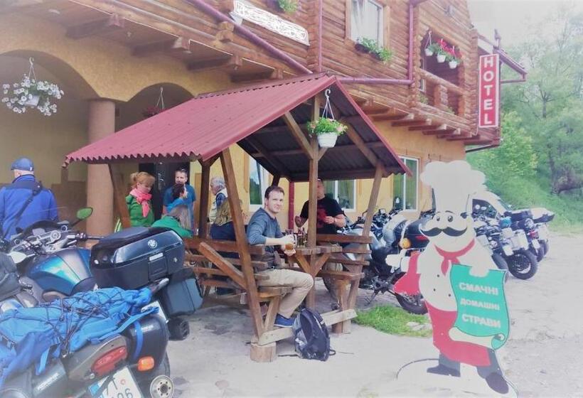 호스텔 Lian Family Hotel & Restaurant