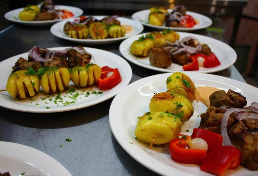 호스텔 Lian Family Hotel & Restaurant