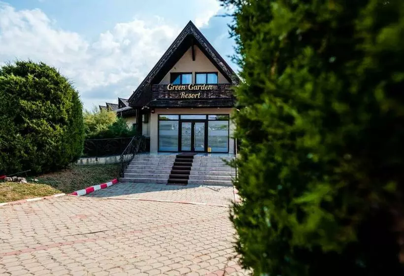 Hotelli Green Garden Resort