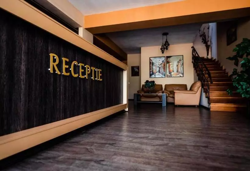 Hotelli Green Garden Resort