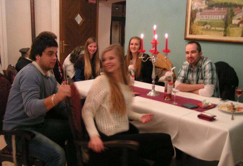 ホテル Kaštieľ Biela Dáma A čierny Rytier