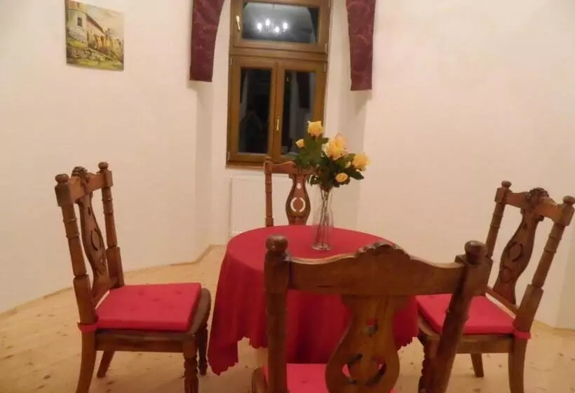 Hotelli Kaštieľ Biela Dáma A čierny Rytier