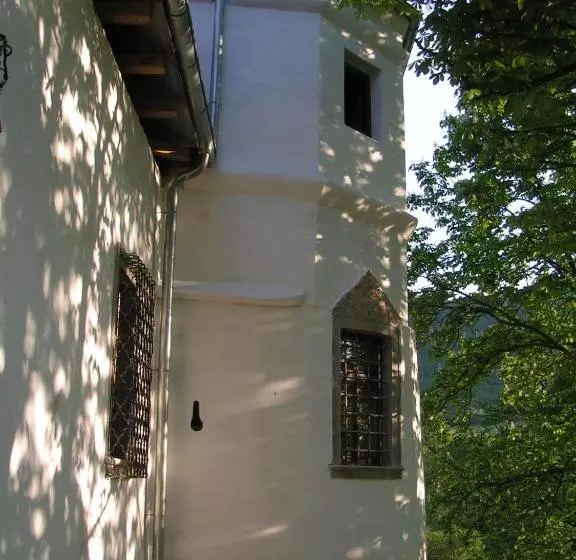 Hotelli Kaštieľ Biela Dáma A čierny Rytier