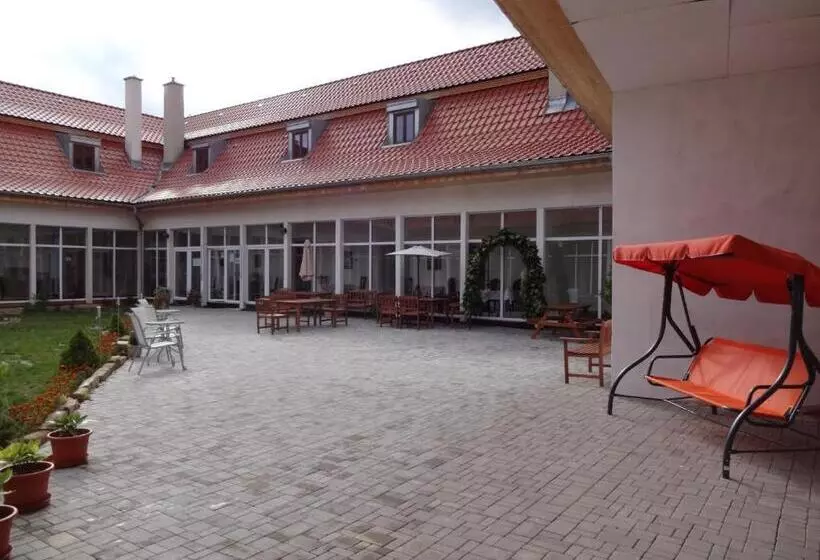 Hotelli Kaštieľ Biela Dáma A čierny Rytier