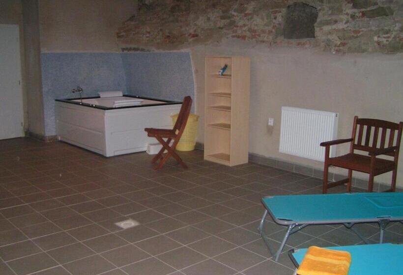 ホテル Kaštieľ Biela Dáma A čierny Rytier