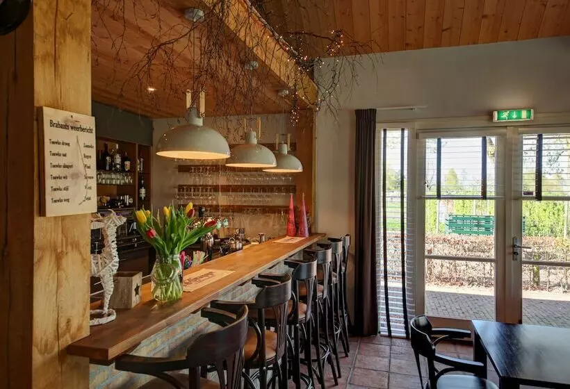 Hotelli Hof Van  S Gravenmoer