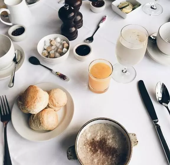 Kinloch Lodge Hotel And Restaurant